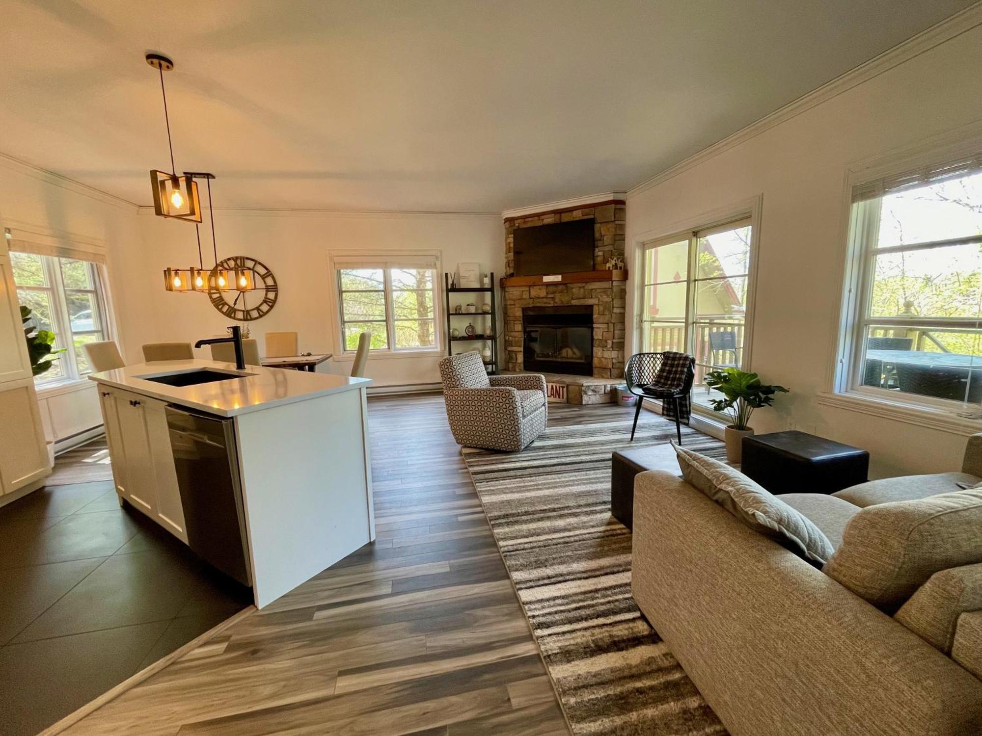 Le Plateau East By Tremblant Vacations Leilighet Mont-Tremblant Eksteriør bilde